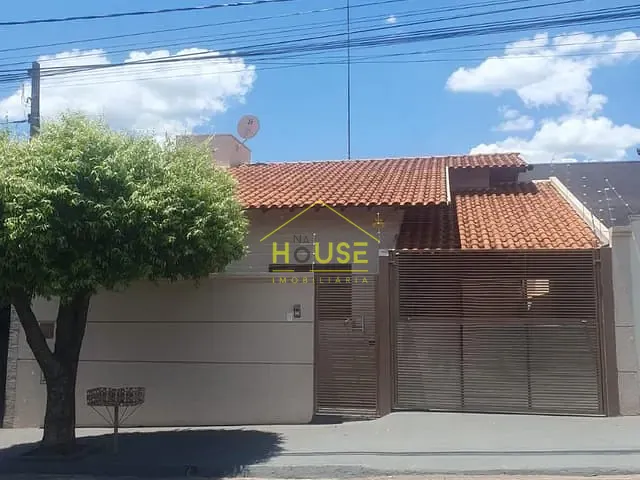 Casa com 130m² 3 quartos e 1 banheiro, para alugar, no bairro Santa Luzia em Votuporanga