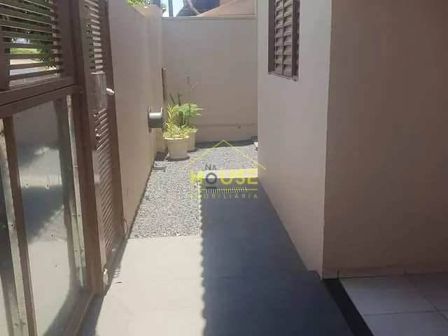 Casa com 130m² 3 quartos e 1 banheiro, para alugar, no bairro Santa Luzia em Votuporanga