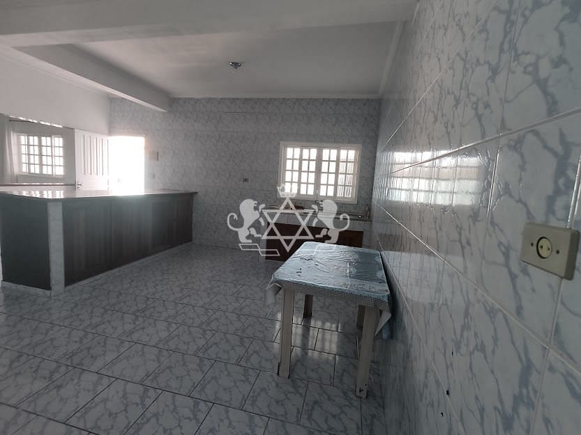 Casa à venda com 3 quartos, 220m² - Foto 7