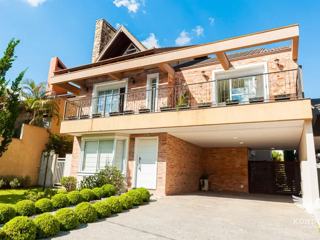 Casa com 526m² 4 quartos e 4 banheiros, à venda, no bairro Santa Felicidade em Curitiba