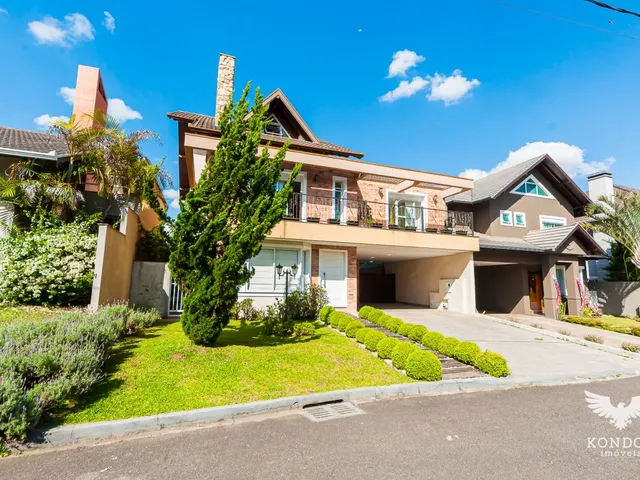 Casa com 526m² 4 quartos e 4 banheiros, à venda, no bairro Santa Felicidade em Curitiba
