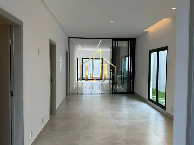 Casa com 300m² 3 quartos e 2 banheiros, à venda, no bairro Jardim Imperial em Cuiabá