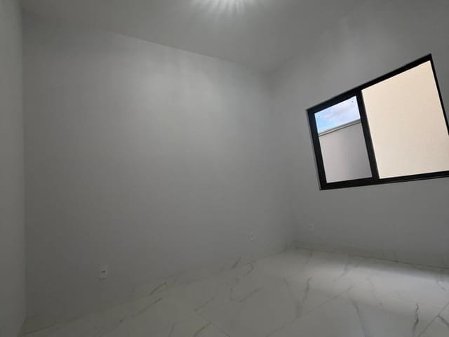 Casa com 220m² 3 quartos e 1 banheiro, à venda, no bairro Jardim Bougainville em Sinop