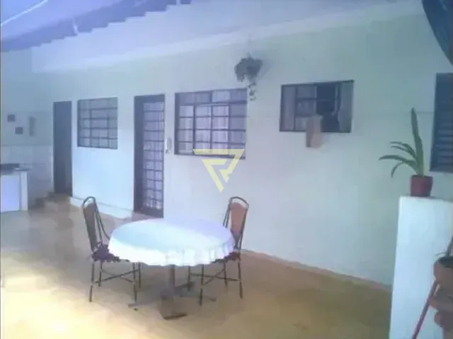 Casa com 347m² 4 quartos e 3 banheiros, à venda, no bairro Jardim Irajá em Ribeirão Preto