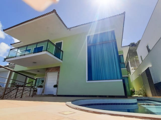 Casa com 500m² 4 quartos e 5 banheiros, à venda ou para alugar, no bairro Lagoa em Macaé