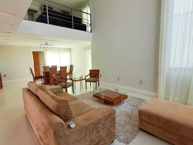 Casa com 500m² 4 quartos e 5 banheiros, à venda ou para alugar, no bairro Lagoa em Macaé