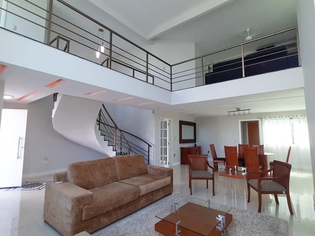 Casa com 500m² 4 quartos e 5 banheiros, à venda ou para alugar, no bairro Lagoa em Macaé