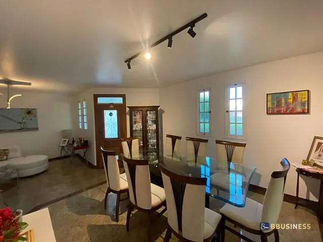 Casa com 720m² 5 quartos e 5 banheiros, à venda, no bairro Parque Santo Amaro em Campos dos Goytacazes