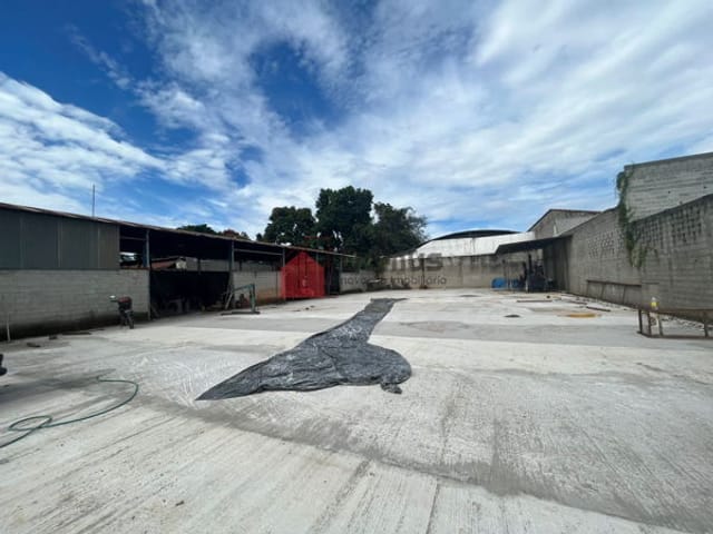 Casa com 1700m², para alugar, no bairro Cidade Nova em Pindamonhangaba