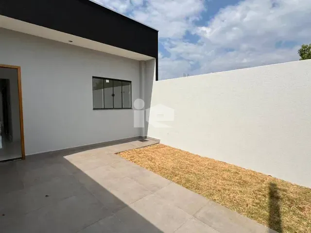 Casa 2 quartos e 1 banheiro, à venda, no bairro Jardim Nobre em Rolândia