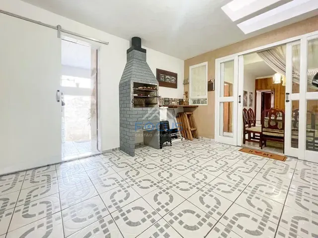 Casa com 250m² 3 quartos e 2 banheiros, à venda, no bairro Cidade Nova em Jundiaí