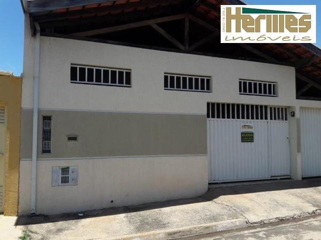 Casa com 60m² 2 quartos e 1 banheiro, para alugar, no bairro Parque Bom Retiro em Paulínia