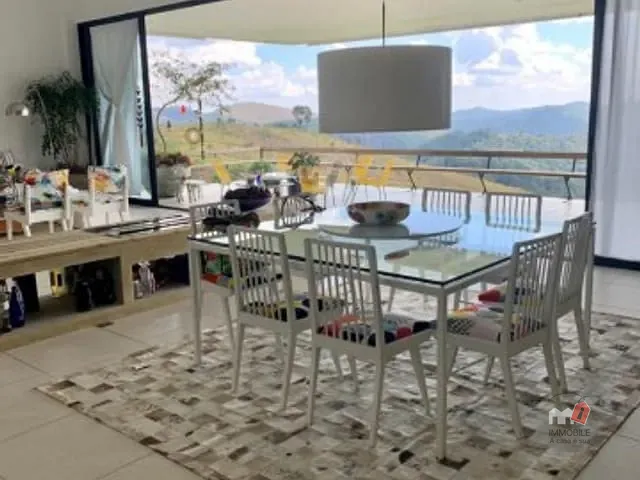 Casa com 3100m², à venda, no bairro Itaipava em Petrópolis