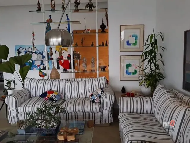 Casa com 3100m², à venda, no bairro Itaipava em Petrópolis