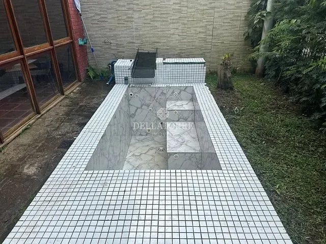 Casa com 15448m² 5 quartos e 3 banheiros, à venda ou para alugar, no bairro Carlos Guinle em Teresópolis