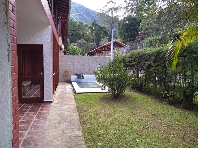 Casa com 15448m² 5 quartos e 3 banheiros, à venda ou para alugar, no bairro Carlos Guinle em Teresópolis