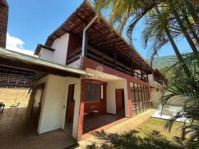 Casa com 15448m² 5 quartos e 3 banheiros, à venda ou para alugar, no bairro Carlos Guinle em Teresópolis