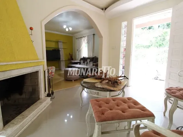 Casa com 330m² 7 quartos e 5 banheiros, à venda, no bairro Jardim em Concórdia