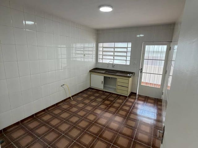 Foto do Casa - CASA TÉRREA PARA LOCAÇÃO - SENDO 120m² ÁREA CONSTRUÍDA - 3 DORMITÓRIOS - VAGA - ÓTIMA LOCALIZAÇÃO - SÃO PAULO - SP - JARDIM VILA FORMOSA | Rocha Marqueze Imóveis