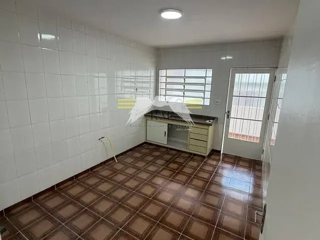 Casa com 120m² 3 quartos e 1 banheiro, para alugar, no bairro Jardim Vila Formosa em São Paulo
