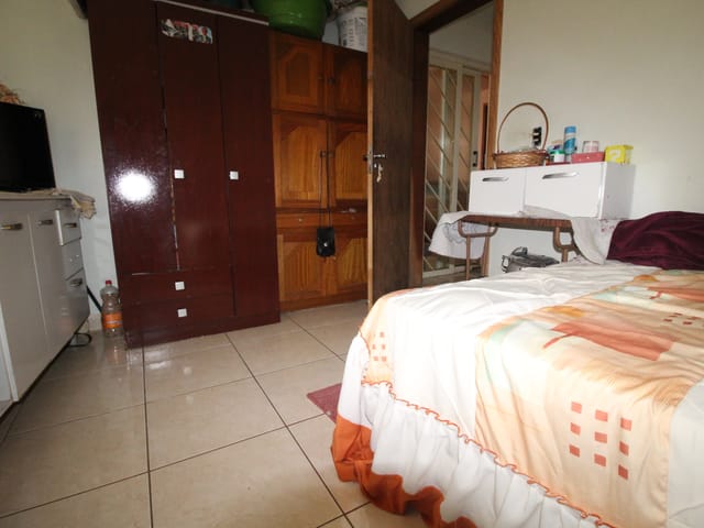 Casa com 648m² 4 quartos e 3 banheiros, à venda, no bairro Olarias em Ponta Grossa