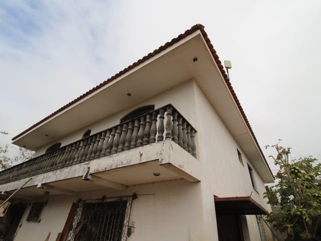 Casa com 648m² 4 quartos e 3 banheiros, à venda, no bairro Olarias em Ponta Grossa