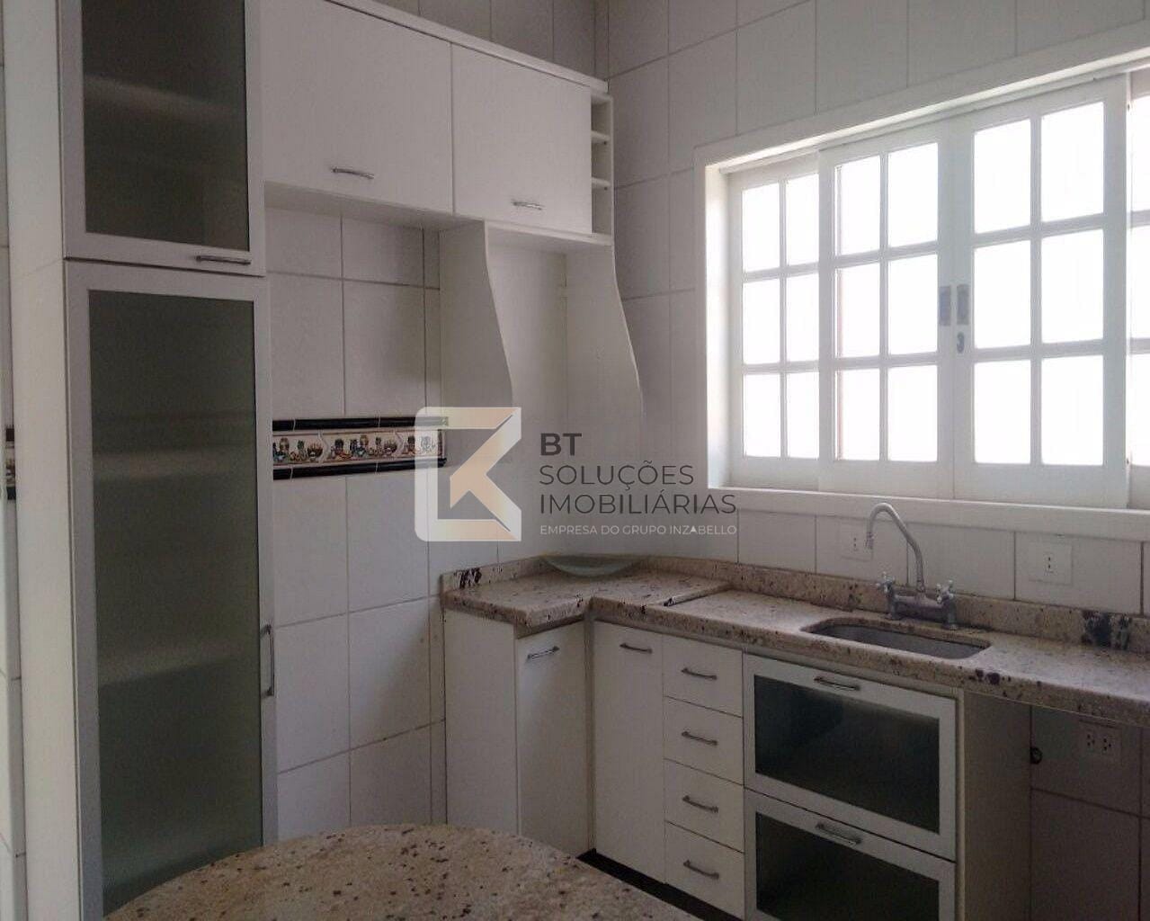Casa à venda com 3 quartos, 207m² - Foto 8