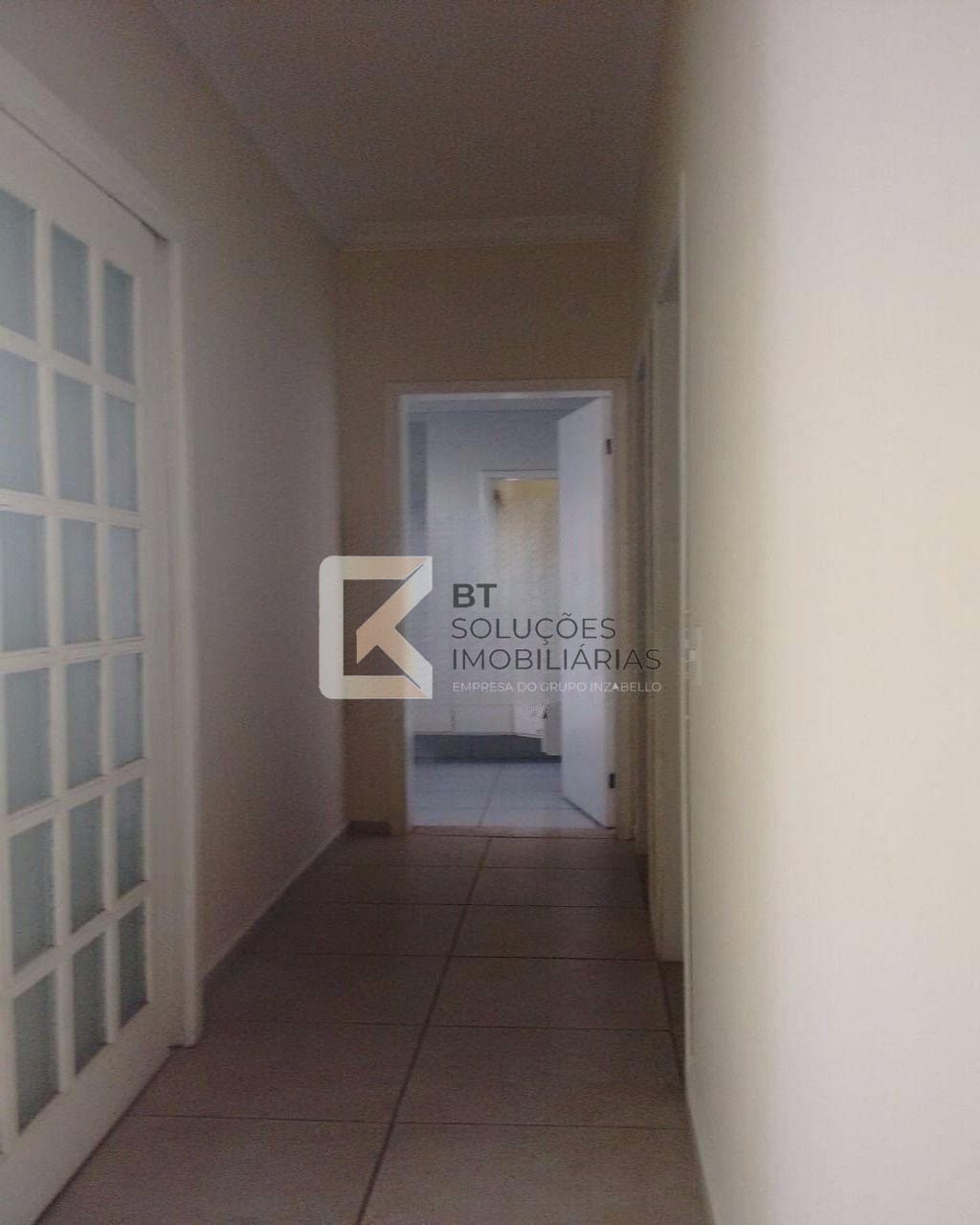 Casa à venda com 3 quartos, 207m² - Foto 11