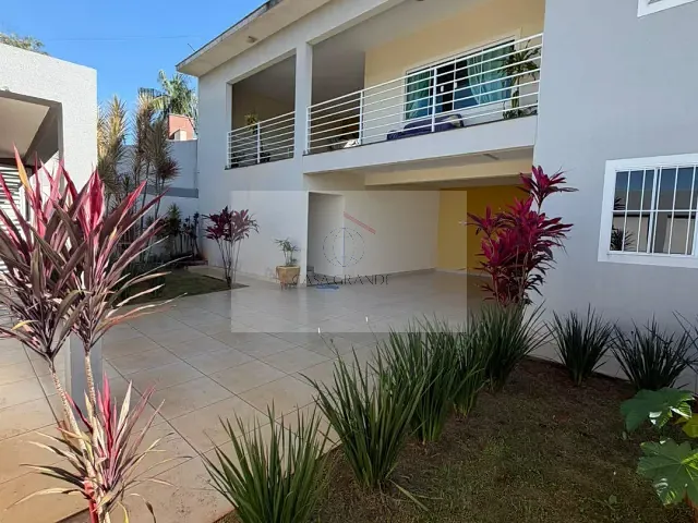Casa com 472m² 4 quartos e 5 banheiros, à venda, no bairro Jardim Vale Verde em Rolândia