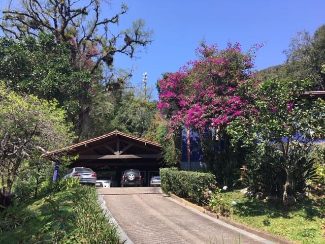 Casa com 1900m², à venda, no bairro Independência em Petrópolis