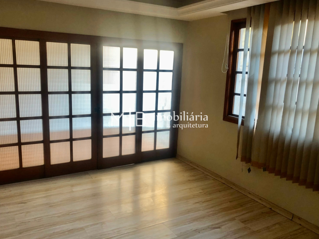 Casa 4 quartos e 3 banheiros, à venda, no bairro Haidee em Cataguases
