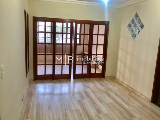 Casa 4 quartos e 3 banheiros, à venda, no bairro Haidee em Cataguases