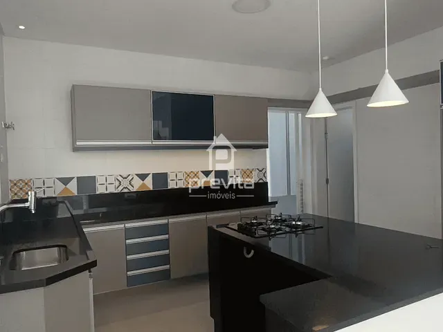 Casa com 300m² 4 quartos e 5 banheiros, para alugar, no bairro Piracangaguá em Taubaté