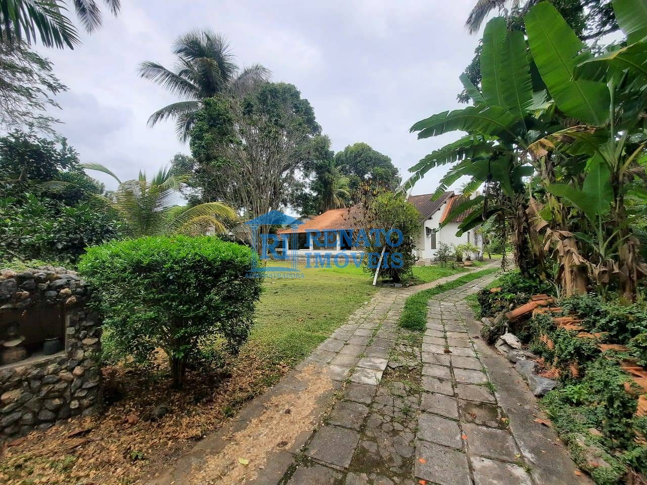 Casa, 4 quartos, 205 m² - Foto 1