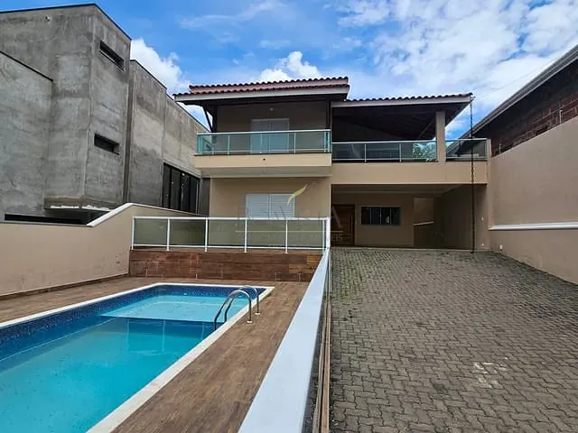 Casa 4 quartos e 3 banheiros, para alugar, no bairro Boa Vista em Piracaia