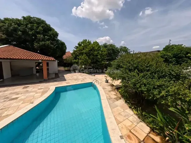 Casa com 1500m² 5 quartos e 6 banheiros, à venda, no bairro Cristo Rei em Teresina