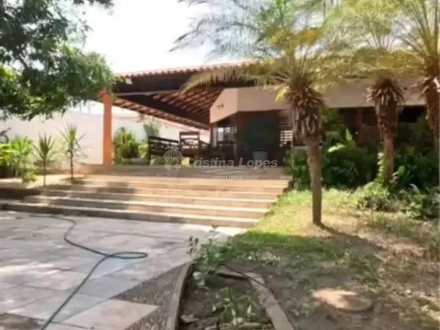 Casa com 1500m² 5 quartos e 6 banheiros, à venda, no bairro Cristo Rei em Teresina