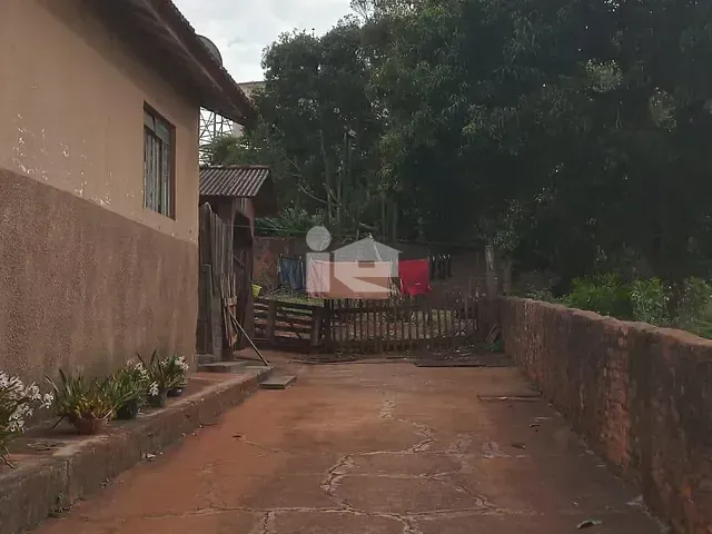 Casa 2 quartos e 1 banheiro, à venda, no bairro Jardim Caviúna em Rolândia