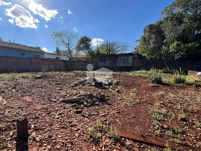 Casa 2 quartos e 1 banheiro, à venda, no bairro Jardim Caviúna em Rolândia