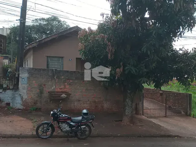 Casa 2 quartos e 1 banheiro, à venda, no bairro Jardim Caviúna em Rolândia