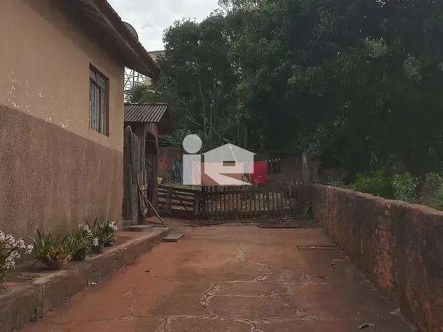 Casa 2 quartos e 1 banheiro, à venda, no bairro Jardim Caviúna em Rolândia