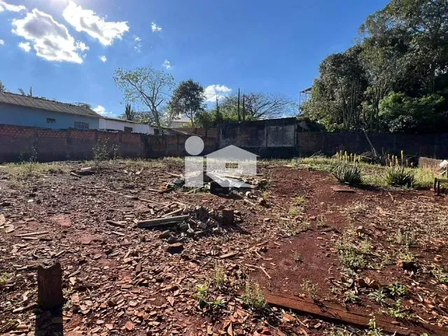 Casa 2 quartos e 1 banheiro, à venda, no bairro Jardim Caviúna em Rolândia