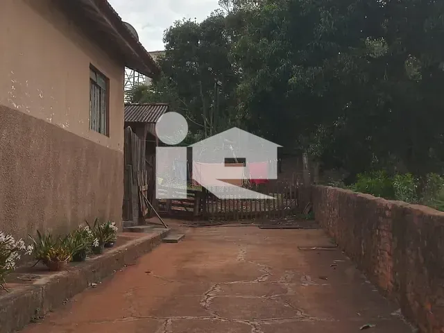 Casa 2 quartos e 1 banheiro, à venda, no bairro Jardim Caviúna em Rolândia