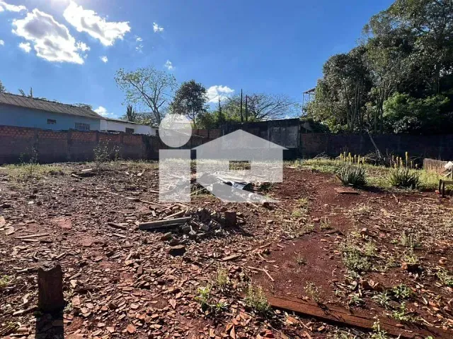 Casa 2 quartos e 1 banheiro, à venda, no bairro Jardim Caviúna em Rolândia