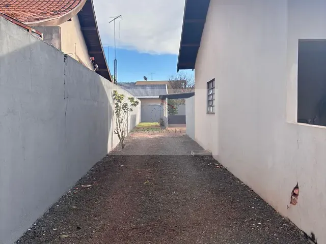 Casa com 250m² 3 quartos e 1 banheiro, para alugar, no bairro Alto da Boa Vista em Rolândia