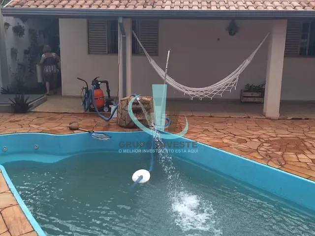 Casa com 560m² 3 quartos e 5 banheiros, à venda ou para alugar, no bairro VILA VIEIRA (VILA XAVIER) em ARARAQUARA