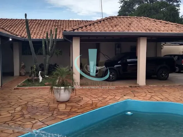 Casa com 560m² 3 quartos e 5 banheiros, à venda ou para alugar, no bairro VILA VIEIRA (VILA XAVIER) em ARARAQUARA
