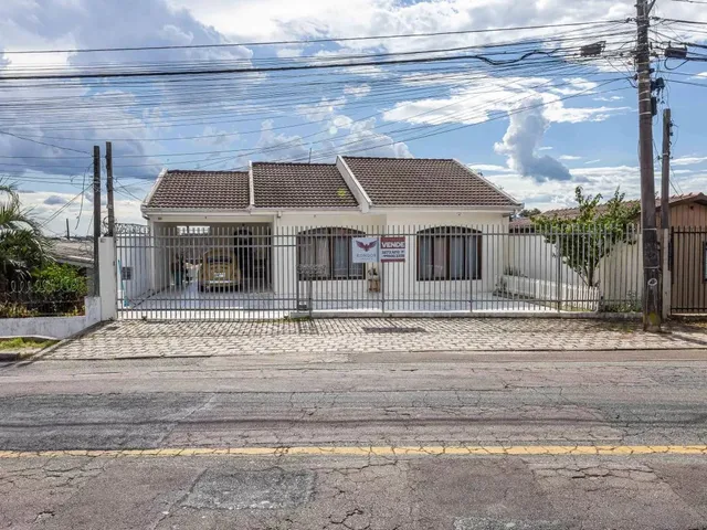 Casa 4 quartos e 2 banheiros, à venda, no bairro São Braz em Curitiba