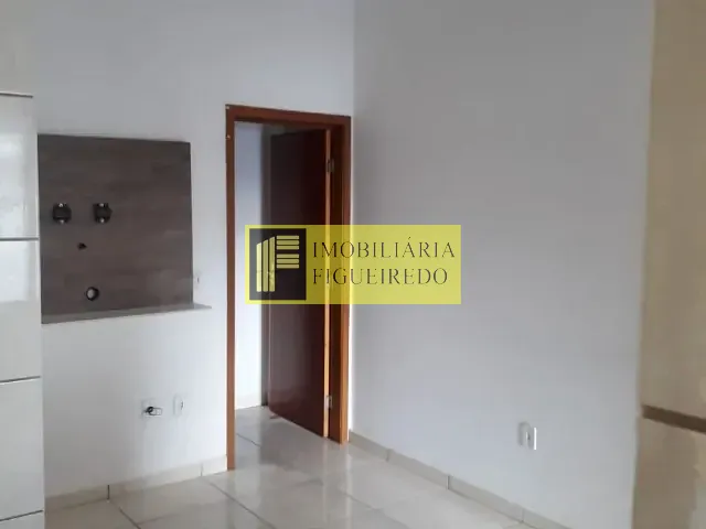 Casa com 50m² 2 quartos e 1 banheiro, para alugar, no bairro Jardim Mugnaini em São José do Rio Preto
