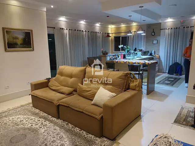 Casa com 350m² 3 quartos e 3 banheiros, à venda, no bairro Piracangaguá em Taubaté